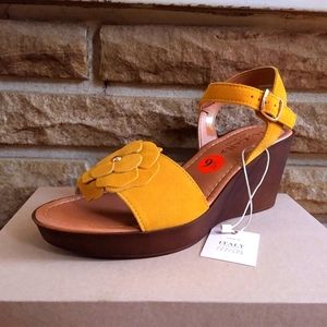 Italian Open Toed Suede Sandal